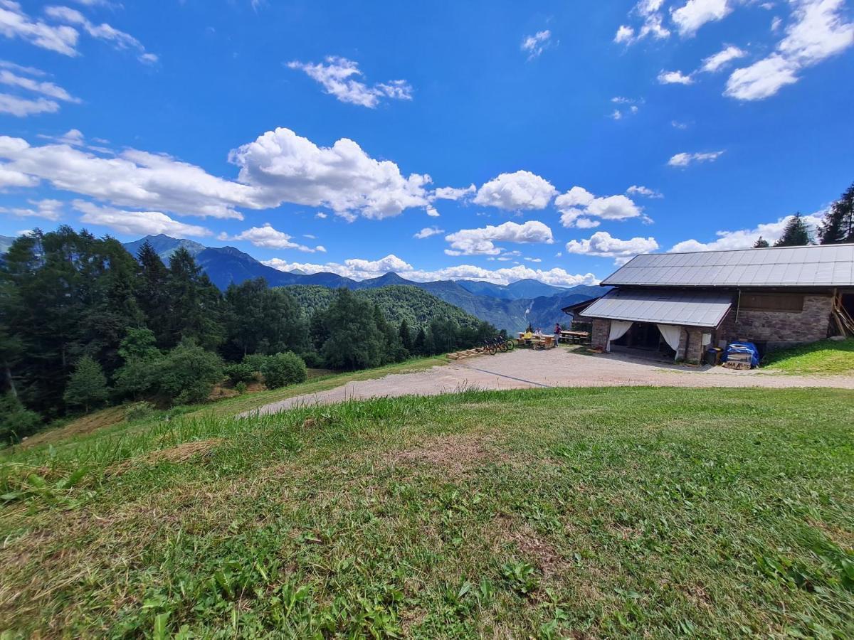 Chalet Chapeau Rar Castel Condino 外观 照片