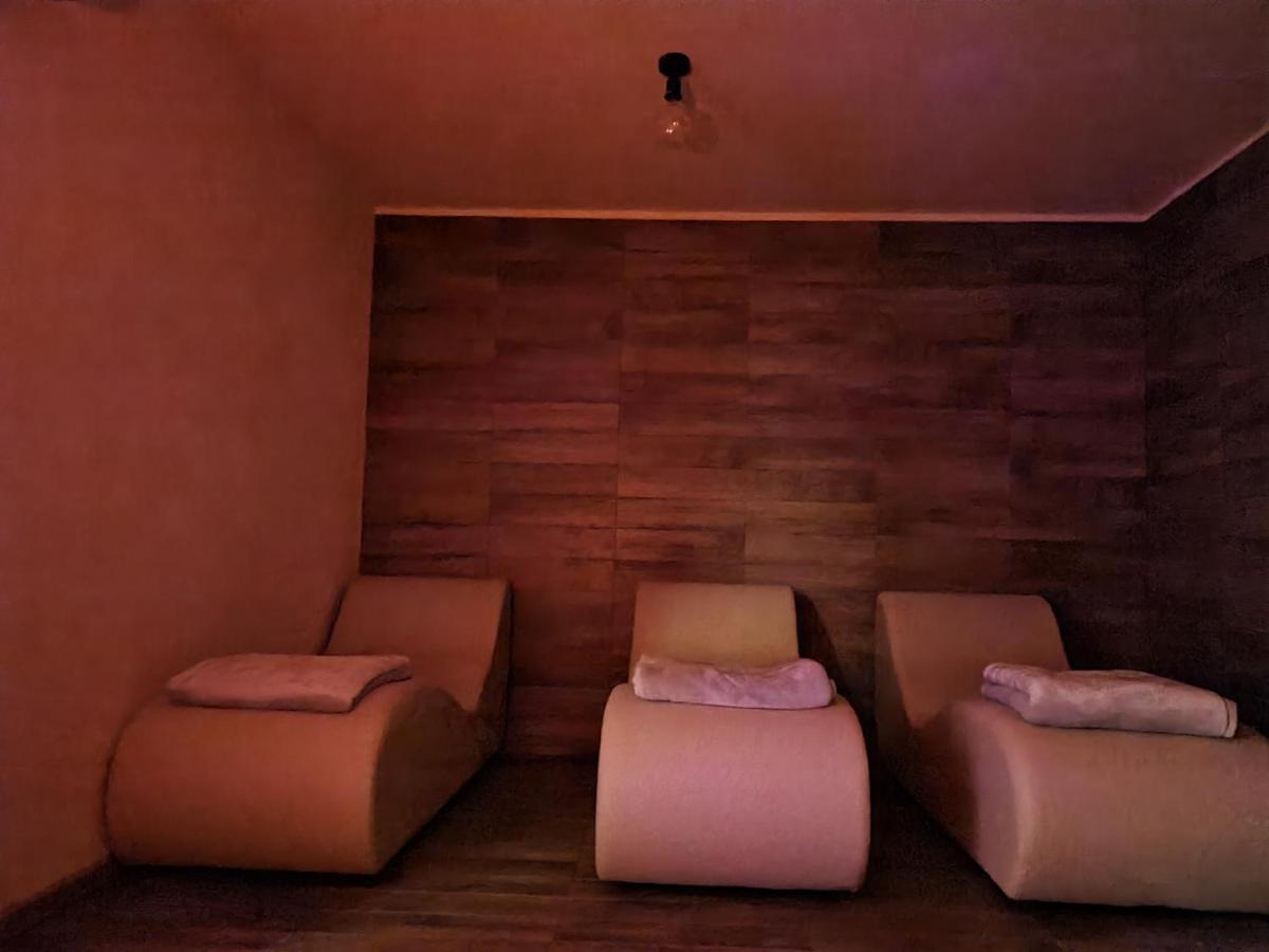 Chalet Chapeau Rar Castel Condino 外观 照片