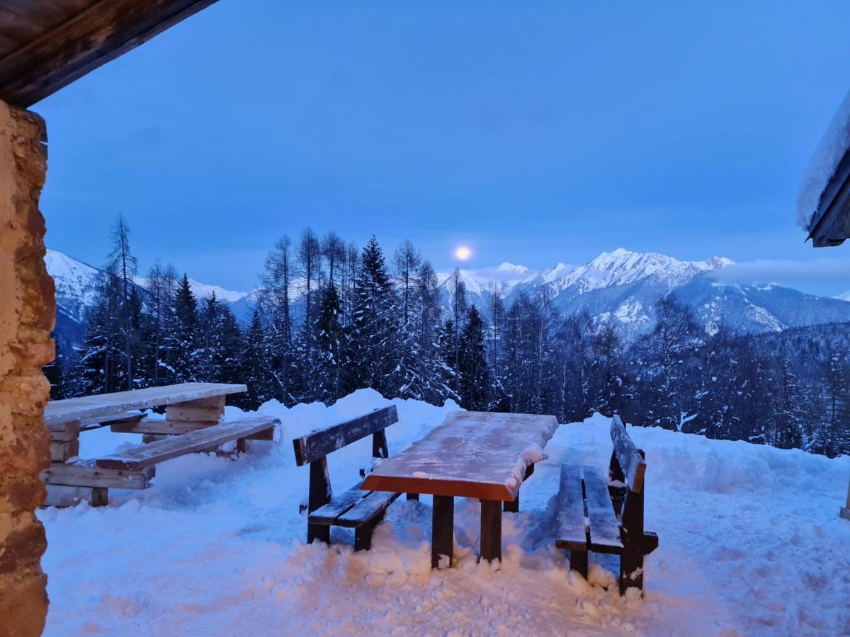 Chalet Chapeau Rar Castel Condino 外观 照片