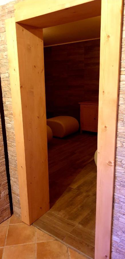 Chalet Chapeau Rar Castel Condino 外观 照片